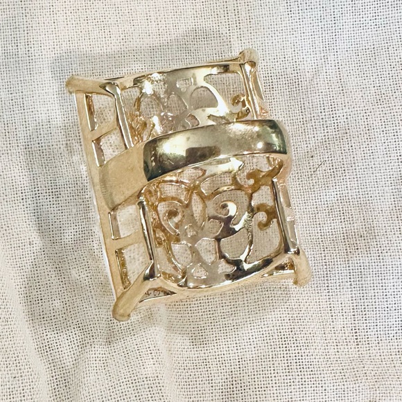 Coach Filigree Ring Clear Faceted Lucite ✨Approx 6 - Picture 3 of 13